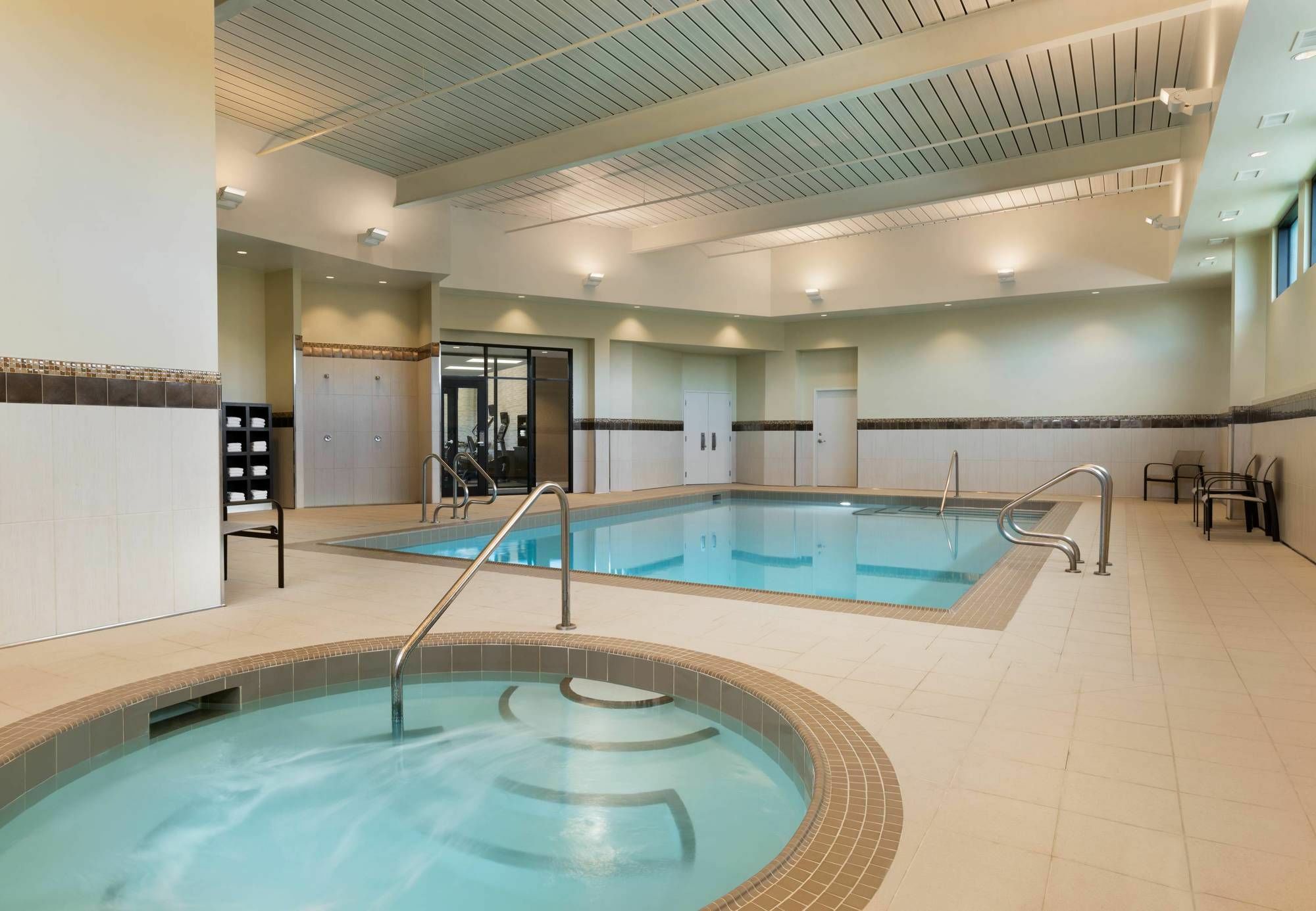 Hotel Dene & Conference Centre Cold Lake Ngoại thất bức ảnh
